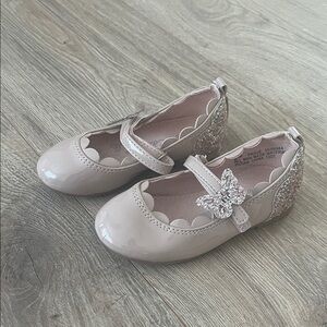 Charming Kids Dress Shoes with Butterfly Detail